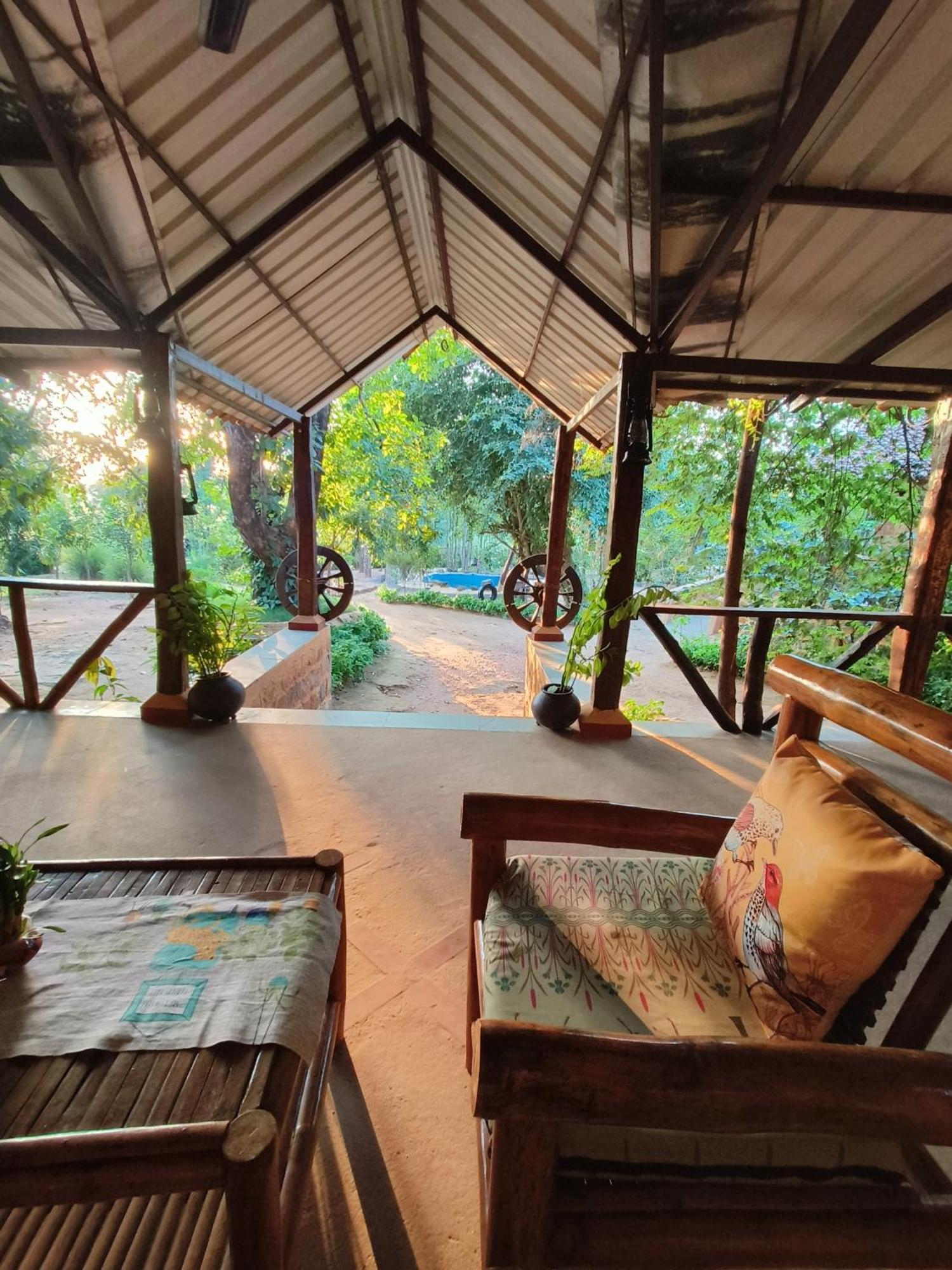 Surwahi Social Ecoestate Kānha エクステリア 写真